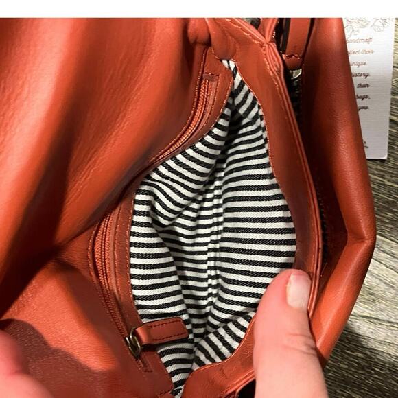 NWT Womens Genuine Leather Crossbody Bag Twist Closure Striped Interior Orange - Picture 5 of 11